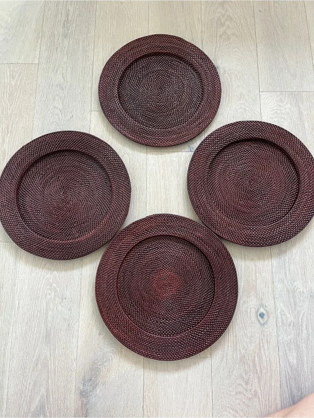 4 Williams-Sonoma Nito Chargers